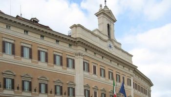 Palazzo_Montecitorio_Rom_2009