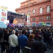 Gente in piazza a Bari alla manifestazione-concerto per il ‘sì’ al referendum contro le trivelle