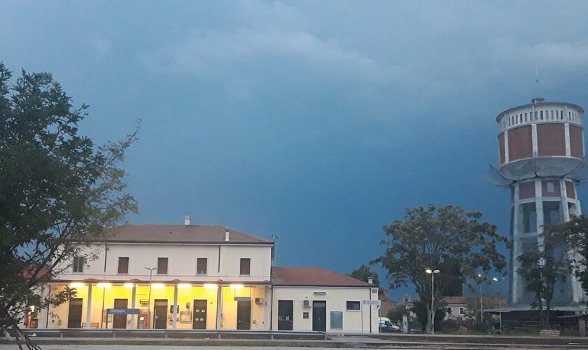 1024px-Stazione_ffss_di_chioggia