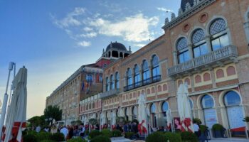 Hote-Excelsior-al-Lido-di-venezia-uno-dei-luoghi-della-Mostra-del-Cinema-1200×676